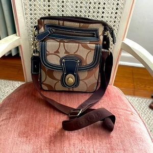 LIKE NEW. Coach neutral crossbody purse.